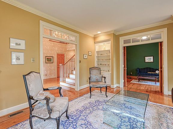 4th image of 130 Turnberry Dr