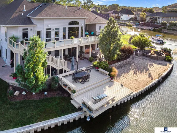 19515 Watersedge Cir, Plattsmouth, NE 68048