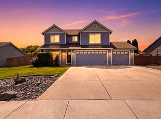 225 W 53rd Ave, Kennewick, WA 99337
