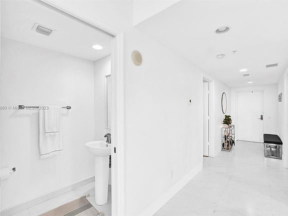 4th image of 14951 Royal Oaks Ln APT 1605