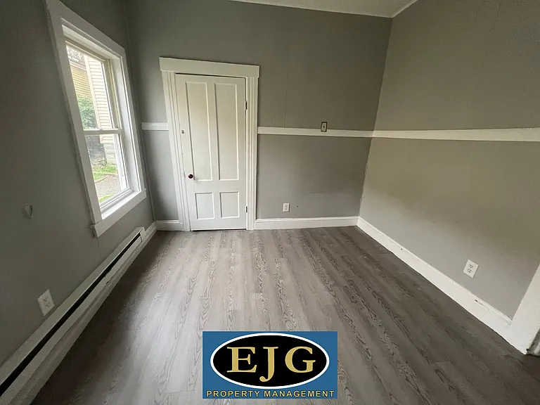 211 Pine St #1 — Photo 8