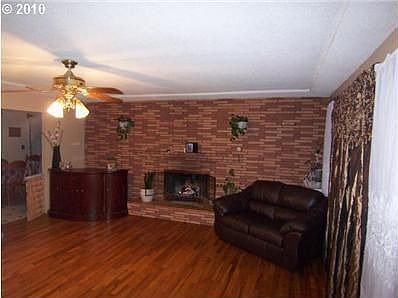 5th image of 553 SE 11th Pl