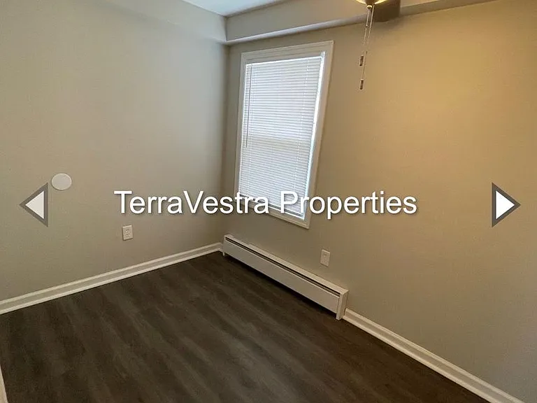 309 E Main St — Photo 4