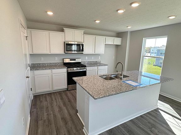 5th image of 538 Faulkner Dr
