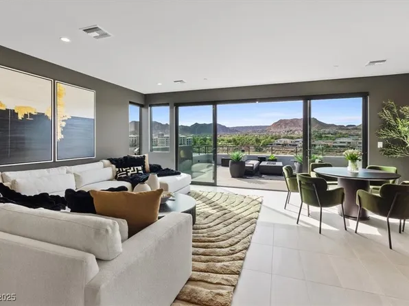 40 Heron Harbour Dr, Henderson, NV 89011