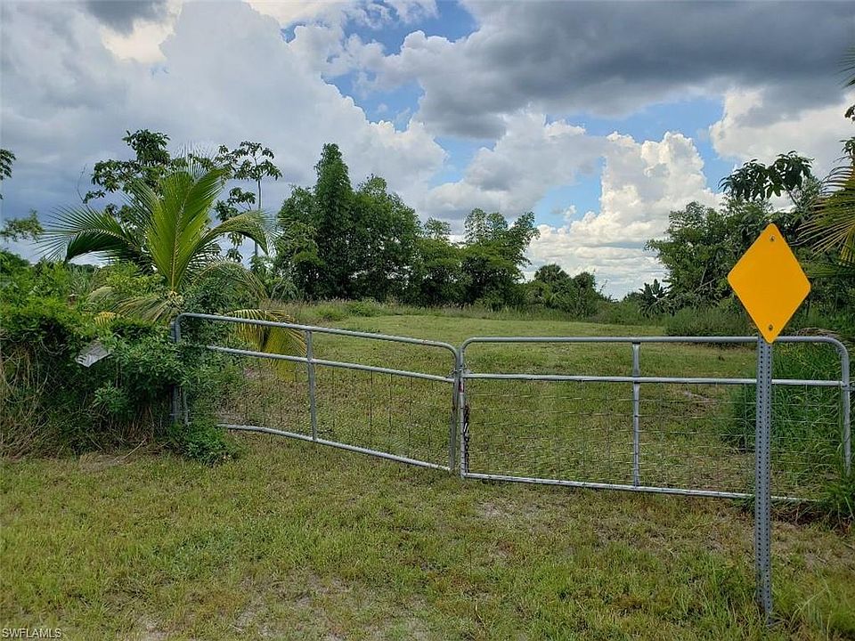 1st image of 3858 Hyde Park Dr