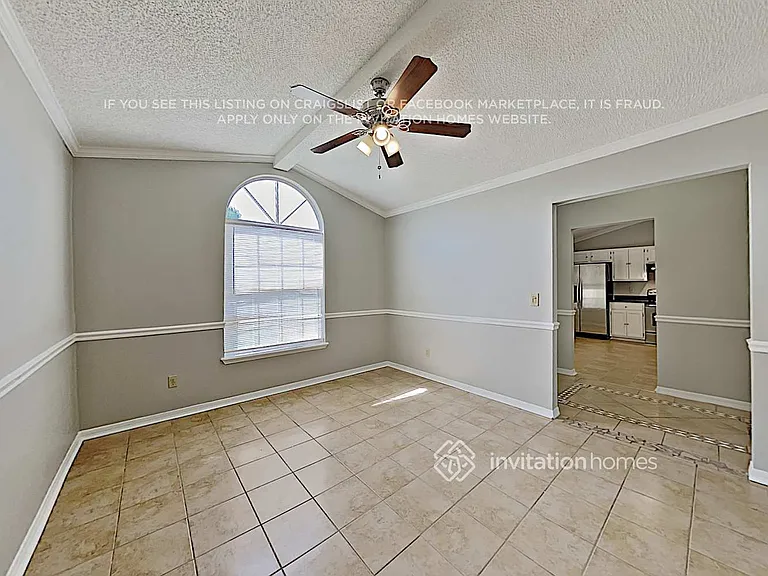 2463 Twin Springs Dr N — Photo 8