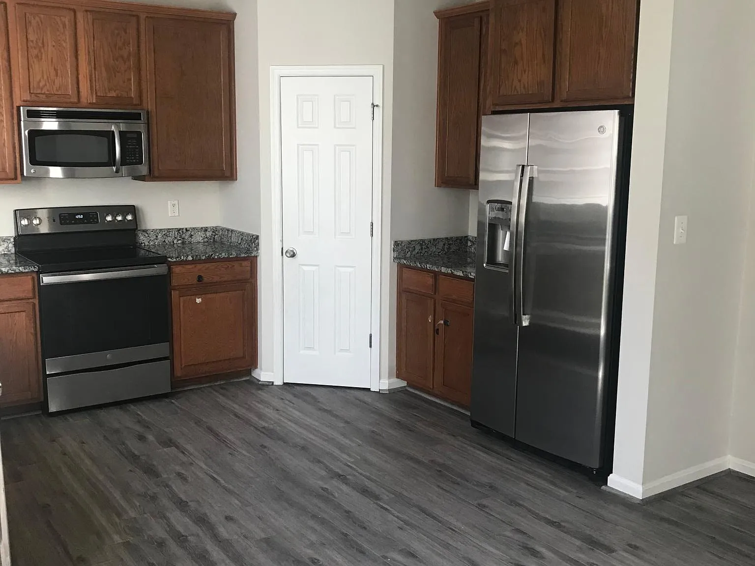 6962 Sparks Ct — Photo 4