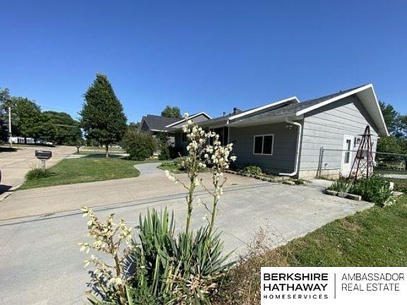 2nd image of 1609 25th St