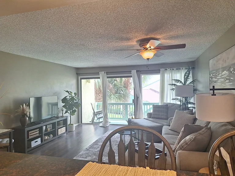 157 Club House Blvd — Photo 6