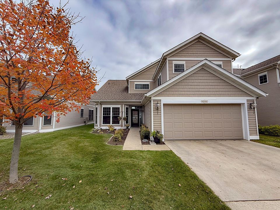 1st image of 4524 Birchmont Dr NE Unit 7