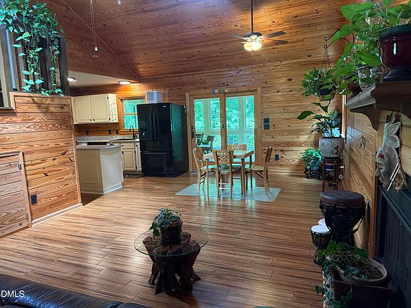 4th image of 3216 Oak Knob Ct