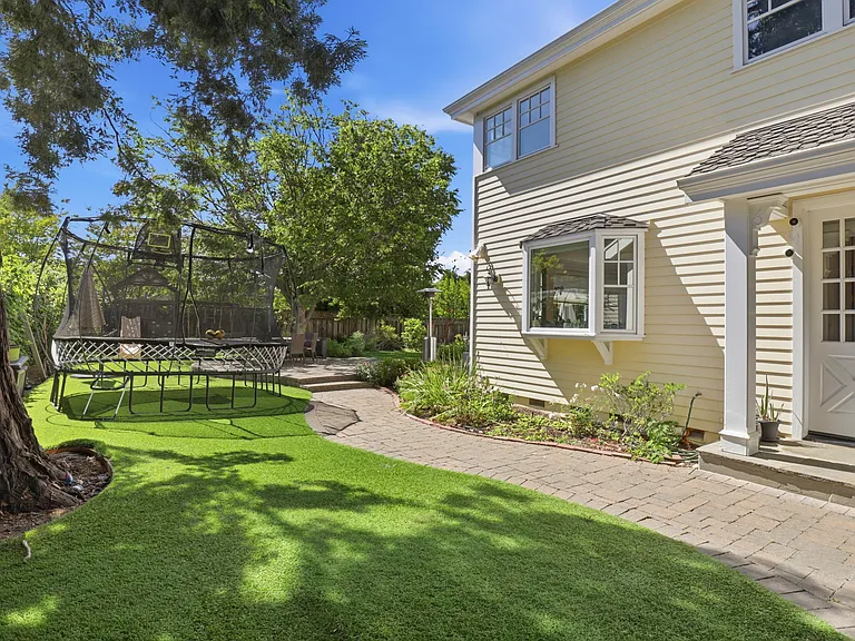 300 Sunkist Ln — Photo 42