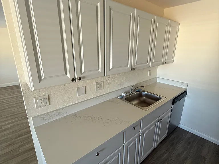4609 Bayshore Dr #5 — Photo 3