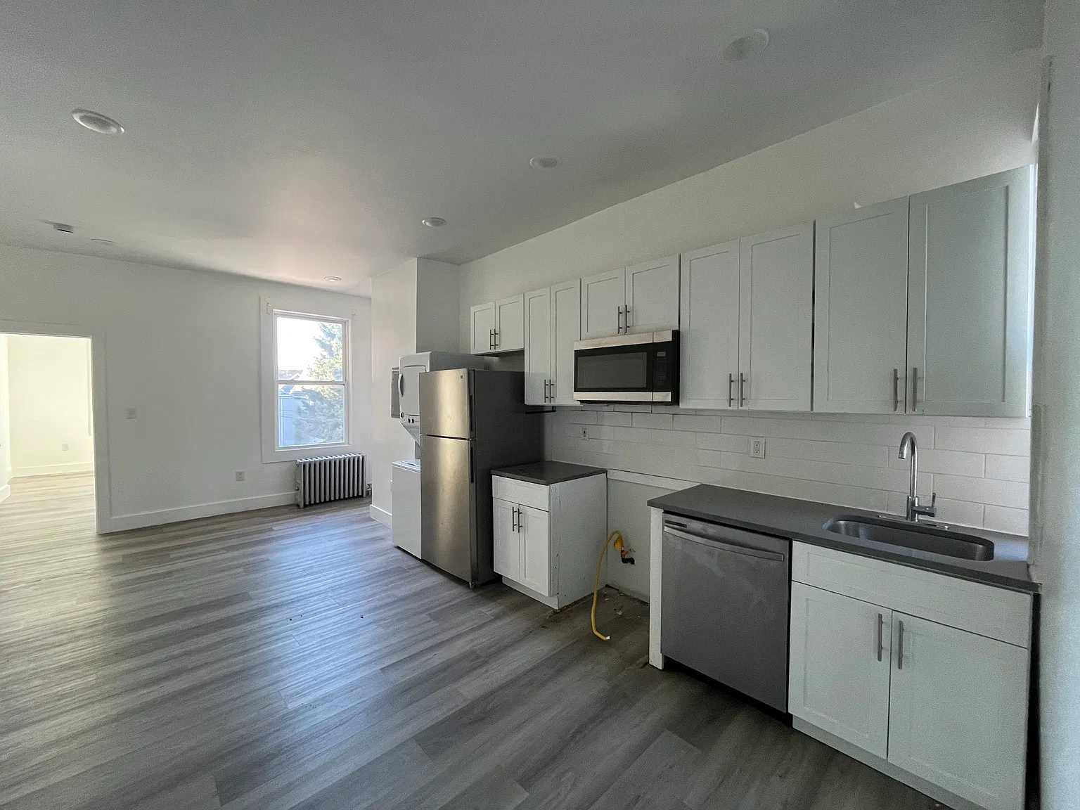 737 Communipaw Ave — Photo 1