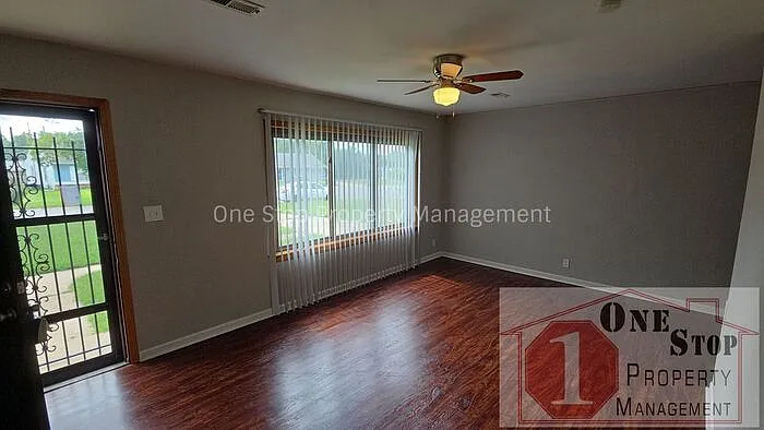 3 bed, 2.0 bath, $1,895 — Photo 4