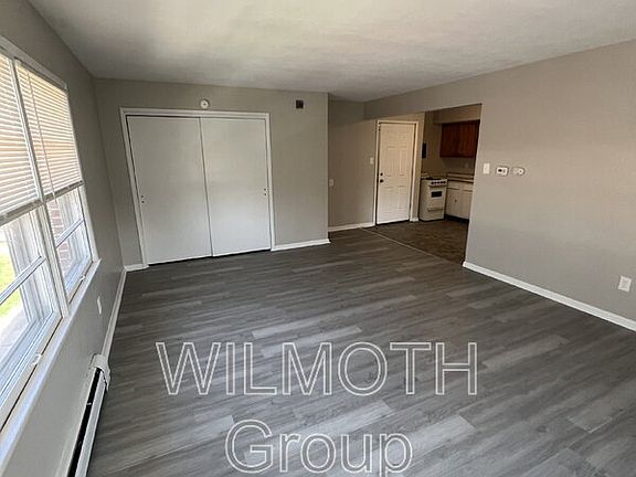 4th image of 113 W 5th St Unit D