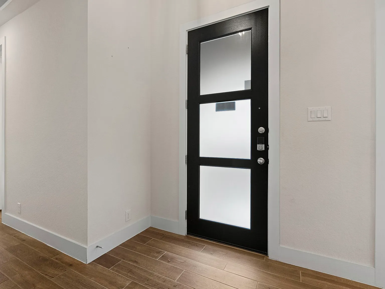 3 bed, 1618 sqft, $2,650 — Photo 4