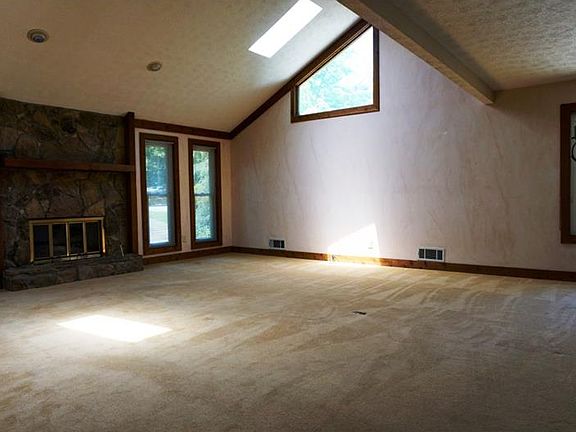 3rd image of 228 Shire Way
