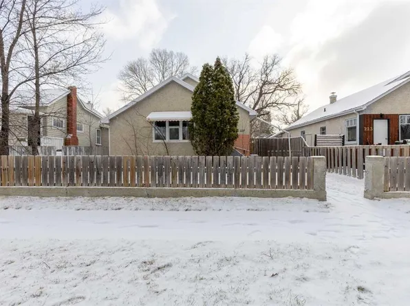 227 W 19th St N, Lethbridge, AB T1H 3J9