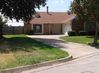 3310 Amberway Dr, Arlington, TX 76014