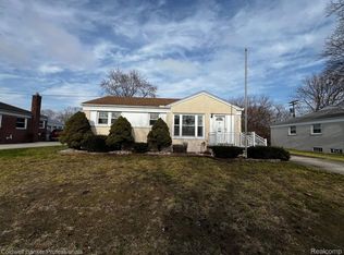 29520 Hathaway St, Livonia, MI 48150