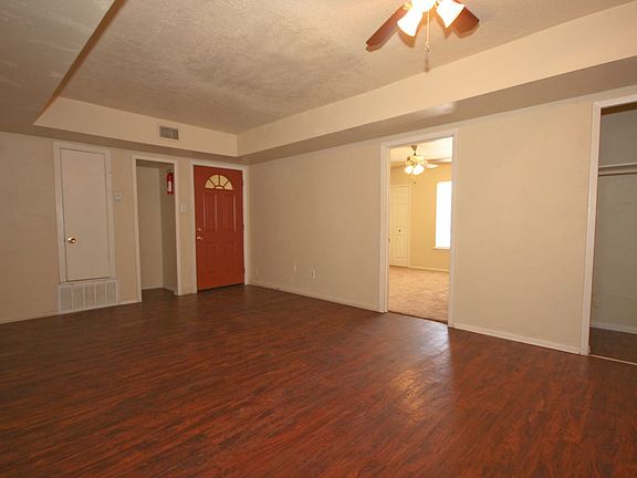 2nd image of 125 Victor St APT 2