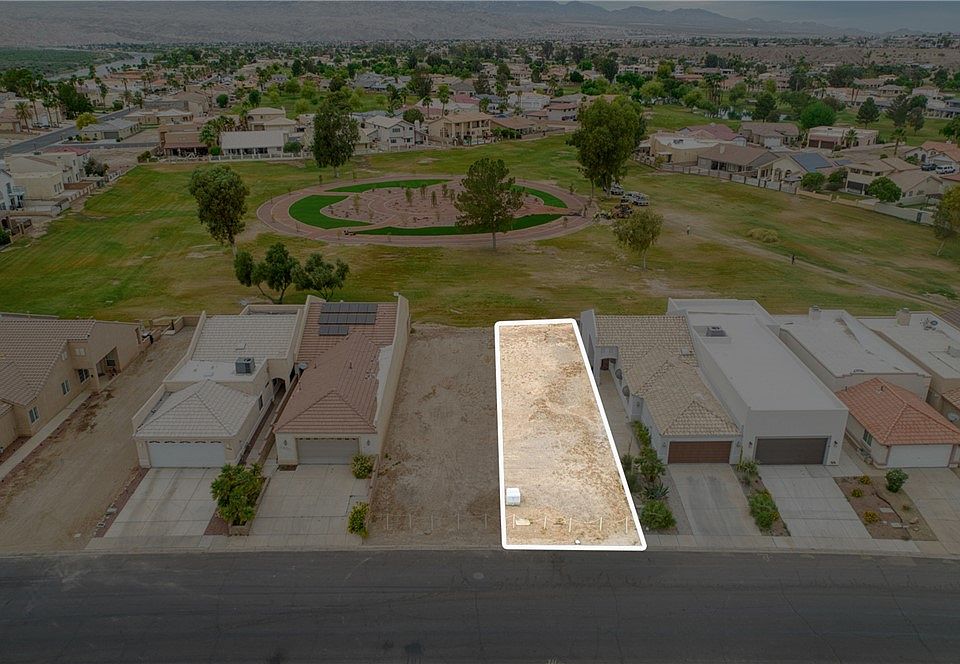 1st image of 1595 Country Club Way