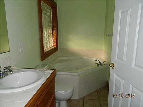 4th image of 8586 Hidden Valley Dr