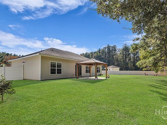 3rd image of 404 Banberry Court