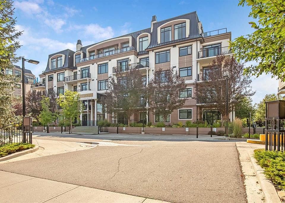 1st image of 131 E Quarry Way SE #401