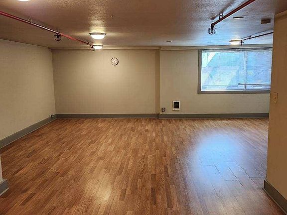 2nd image of 1127 Broadway Plz #101