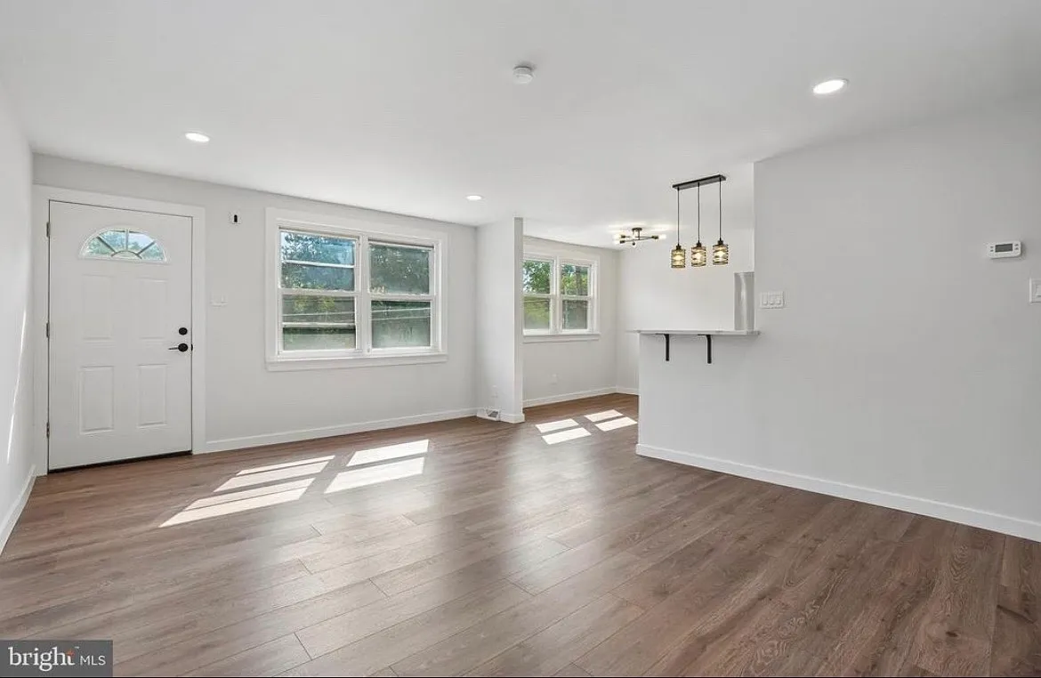 2 bed, $2,000 — Photo 2