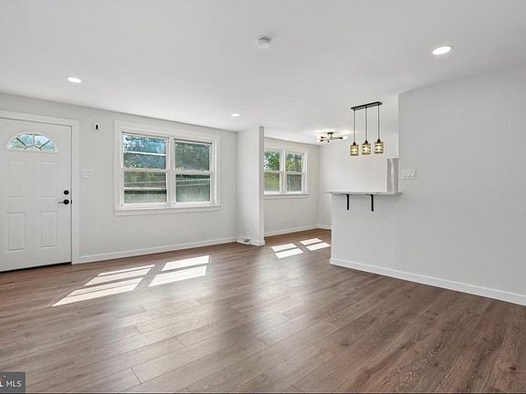 2nd image of 3135 Comly Rd #B