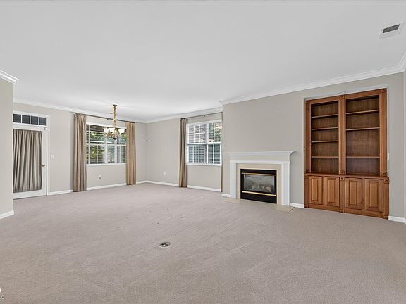 3rd image of 10364 Muir Ln
