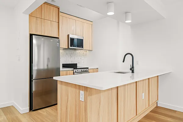 Rented by REAL New York | media 27