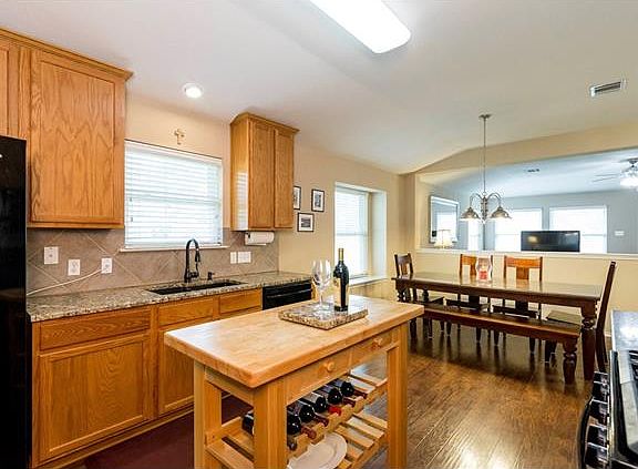 4th image of 3214 Saint Genevieve Dr