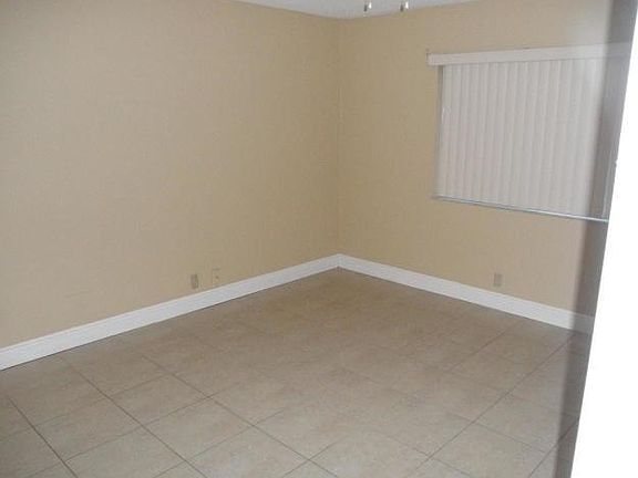2nd image of 1003 The Pointe Dr