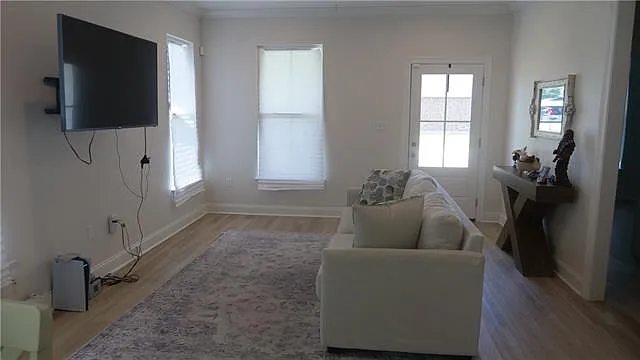 3 bed, 2.0 bath, 1163 sqft, $1,850 — Photo 4