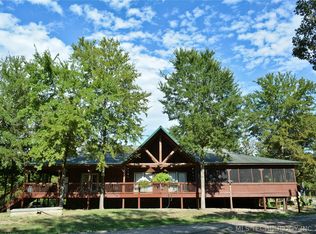 48 Lakeside Ridge Rd, Hugo, OK 74743