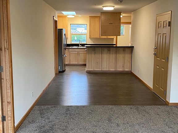 4th image of 19352 Viking Ave NW #1