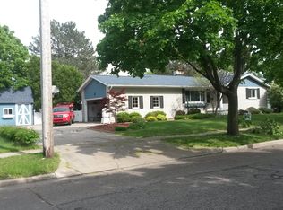 211 Burns St, Essexville, MI