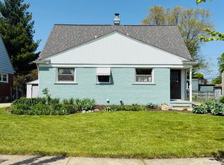 20529 Van Antwerp St, Harper Woods, MI