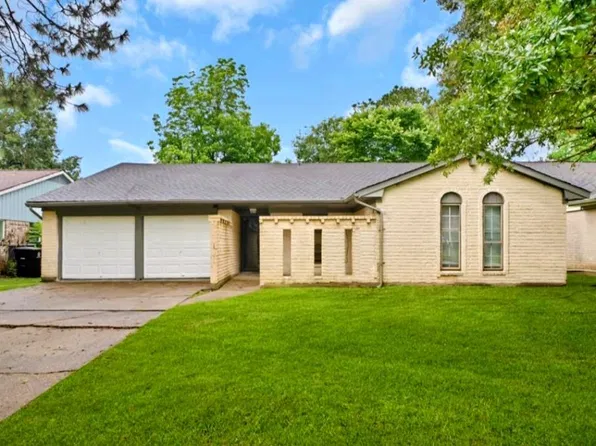 16126 La Cabana Dr, Houston, TX 77062