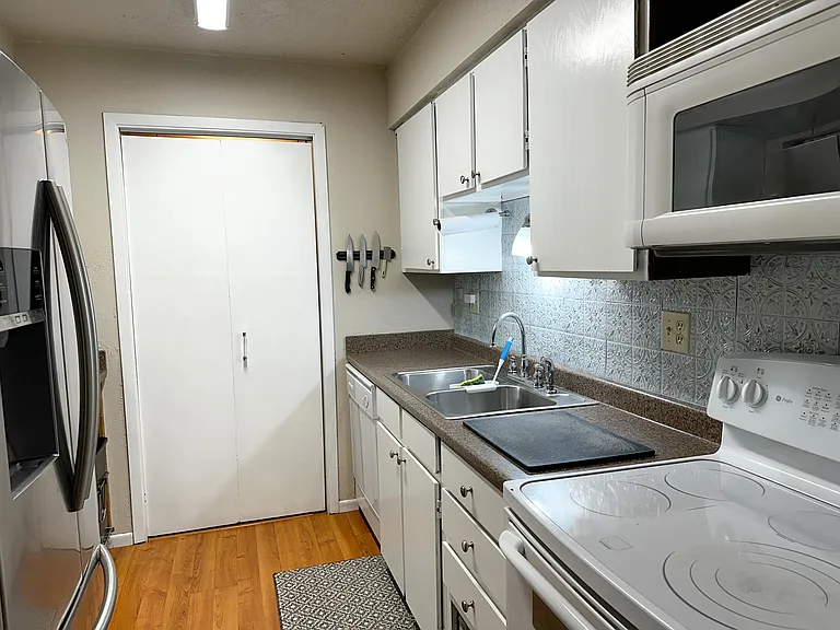 1410 Westbrooke St — Photo 5