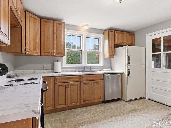 4th image of 46 Windsorville Road