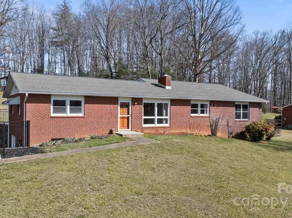 100 Young Dr, Candler, NC 28715