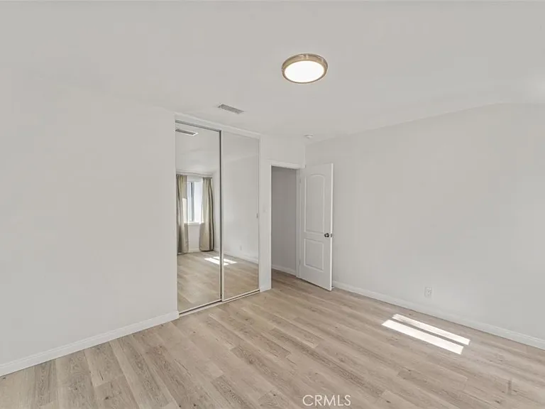 14722 Strathern St — Photo 15