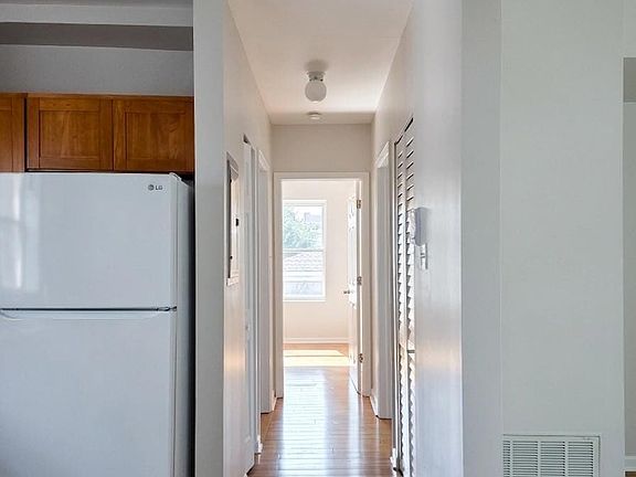3rd image of 3939 W Iowa St #1W