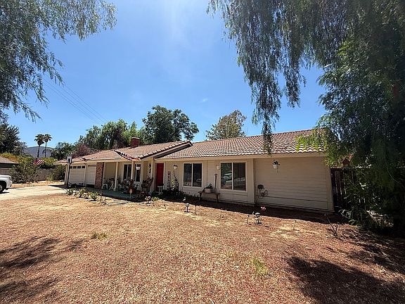 2nd image of 15591 Alvarado St